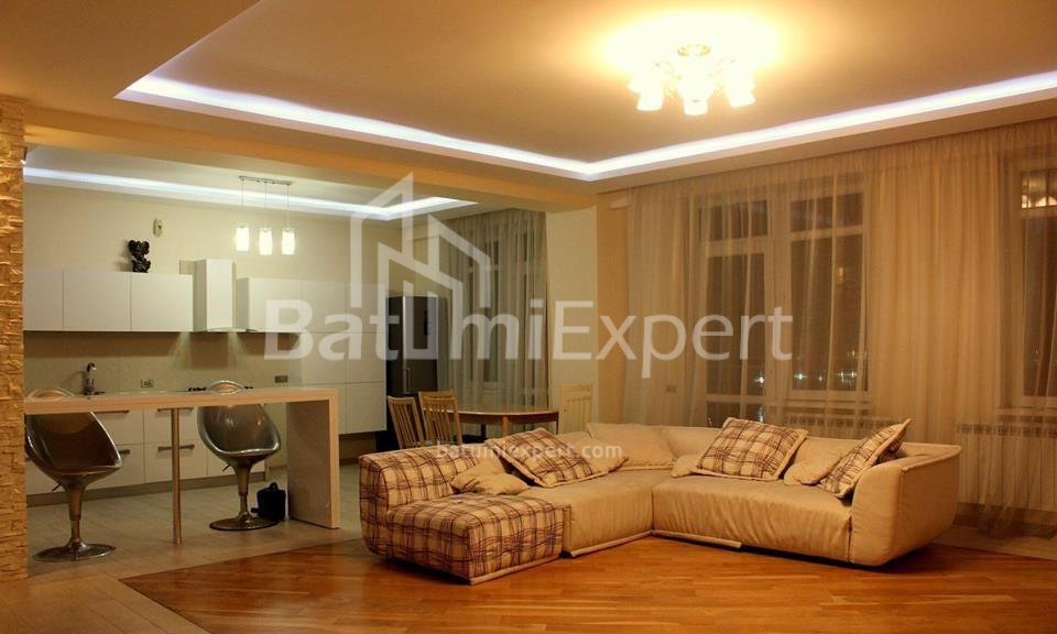 公寓 160 平方米的公寓 - 伊利亚·查瓦查瓦泽, Batumi, 佐治亚州。