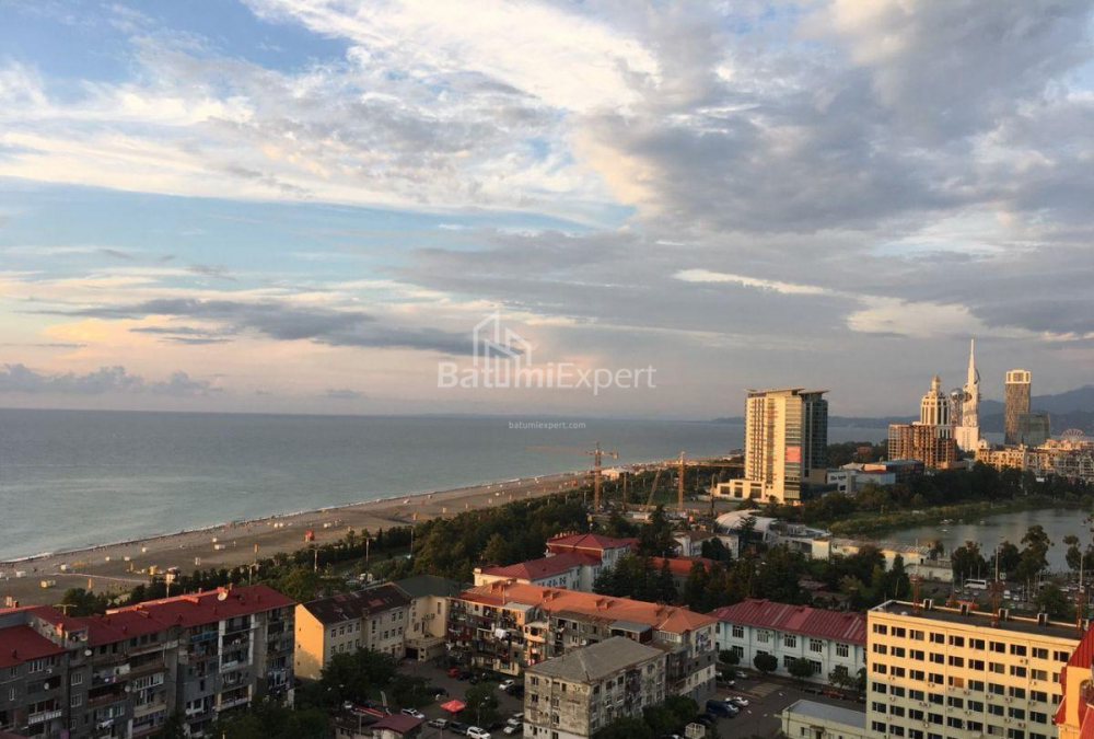 公寓 112 平方米的公寓 - 治安官 Khimshiashvili, Batumi, 佐治亚州。