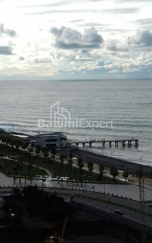 公寓 54 平方米的公寓 - 治安官 Khimshiashvili, Batumi, 佐治亚州。