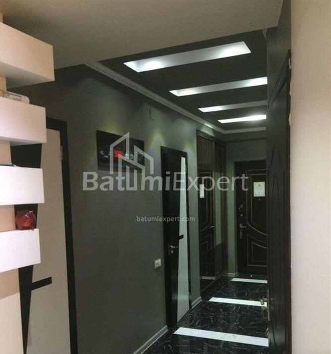 公寓 107 平方米的公寓 - 治安官 Khimshiashvili, Batumi, 佐治亚州。