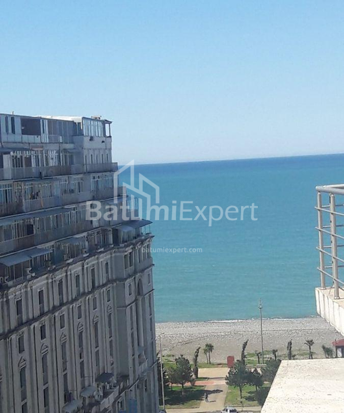 公寓 50 平方米的公寓 - 治安官 Khimshiashvili, Batumi, 佐治亚州。