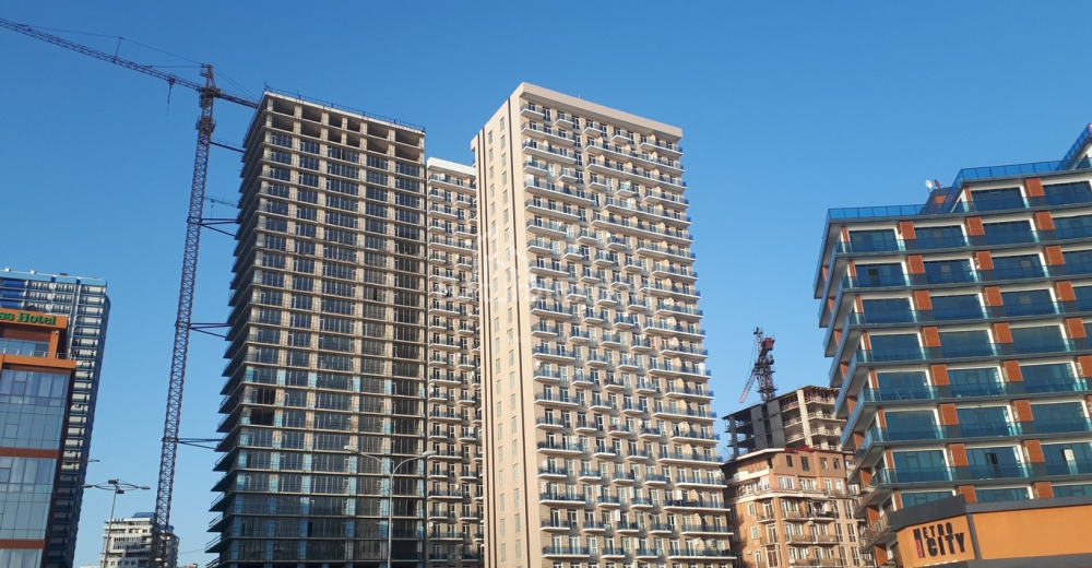 公寓 35 平方米的公寓 - 莱赫和玛丽亚·卡钦斯基, Batumi, 佐治亚州。