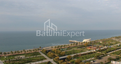 公寓 75.86 平方米的公寓 - 莱赫和玛丽亚·卡钦斯基, Batumi, 佐治亚州。