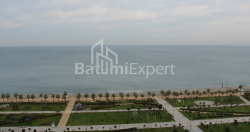 公寓 75.86 平方米的公寓 - 莱赫和玛丽亚·卡钦斯基, Batumi, 佐治亚州。