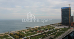 公寓 75.86 平方米的公寓 - 莱赫和玛丽亚·卡钦斯基, Batumi, 佐治亚州。
