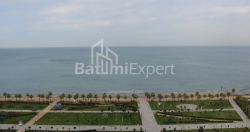 公寓 75.86 平方米的公寓 - 莱赫和玛丽亚·卡钦斯基, Batumi, 佐治亚州。