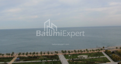 公寓 75.86 平方米的公寓 - 莱赫和玛丽亚·卡钦斯基, Batumi, 佐治亚州。