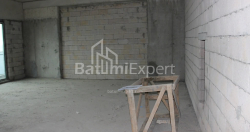 公寓 75.89 平方米的公寓 - 莱赫和玛丽亚·卡钦斯基, Batumi, 佐治亚州。