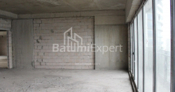公寓 75.89 平方米的公寓 - 莱赫和玛丽亚·卡钦斯基, Batumi, 佐治亚州。
