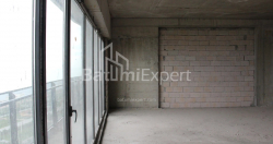 公寓 2-комн 75.9 m² - 莱赫和玛丽亚·卡钦斯基, Batumi
