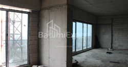 公寓 89.82 平方米的公寓 - 莱赫和玛丽亚·卡钦斯基, Batumi, 佐治亚州。