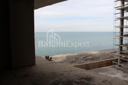 公寓 42.75 平方米的公寓 - 莱赫和玛丽亚·卡钦斯基, Batumi, 佐治亚州。