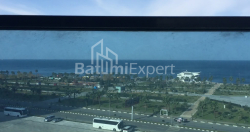 公寓 57.65 平方米的公寓 - 莱赫和玛丽亚·卡钦斯基, Batumi, 佐治亚州。