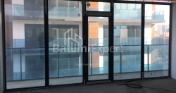公寓 57.65 平方米的公寓 - 莱赫和玛丽亚·卡钦斯基, Batumi, 佐治亚州。