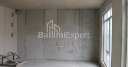 公寓 74.8 平方米的公寓 - 莱赫和玛丽亚·卡钦斯基, Batumi, 佐治亚州。