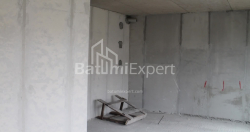 公寓 74.8 平方米的公寓 - 莱赫和玛丽亚·卡钦斯基, Batumi, 佐治亚州。