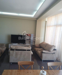 公寓 2-комн 77 m² - 尤里耶夫斯卡娅, Batumi