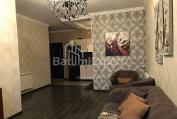 公寓 2-комн 64 m² - 尼科·皮罗斯马尼, Batumi