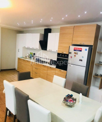 公寓 4-комн 147 m² - 治安官 Khimshiashvili, Batumi