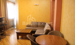 公寓 2-комн 67 m² - 尤里耶夫斯卡娅, Batumi