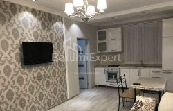 公寓 3-комн 77 m² - 得墨忒耳塔夫达德布利, Batumi