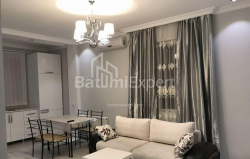 公寓 3-комн 77 m² - 得墨忒耳塔夫达德布利, Batumi
