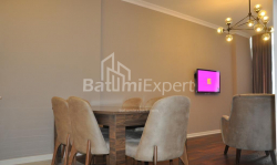 公寓 3-комн 87 m² - 祖拉巴戈尔吉拉泽, Batumi
