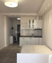 公寓 1-комн 32 m² - 尼科·皮罗斯马尼, Batumi