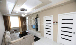 公寓 5-комн 81 m² - 治安官 Khimshiashvili, Batumi