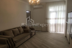 公寓 3-комн 80 m² - 沙尔瓦·伊纳萨里泽, Batumi
