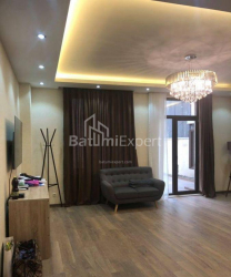 公寓 4-комн 110 m² - 尤里耶夫斯卡娅, Batumi