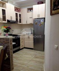 公寓 3-комн 77 m² - 尤里耶夫斯卡娅, Batumi