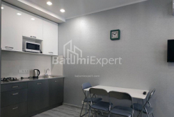 公寓 2-комн 35 m² - 尼科·皮罗斯马尼, Batumi