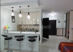 公寓 1-комн 50 m² - 尼科·皮罗斯马尼, Batumi