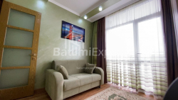 公寓 3-комн 70 m² - 尼科·皮罗斯马尼, Batumi