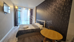 公寓 1-комн 31.4 m² - 尼科·皮罗斯马尼, Batumi
