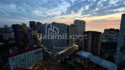 公寓 80 平方米的公寓 - 沙尔瓦·伊纳萨里泽, Batumi, 佐治亚州。