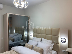 公寓 3-комн 84 m² - 治安官 Khimshiashvili, Batumi