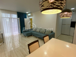 公寓 3-комн 82.5 m² - 乔治·布尔茨金维尔, Batumi