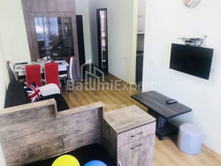 公寓 2-комн 45 m² - 尼科·皮罗斯马尼, Batumi