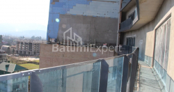 公寓 88.35 平方米的公寓 - 莱赫和玛丽亚·卡钦斯基, Batumi, 佐治亚州。