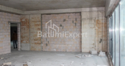 公寓 75.57 平方米的公寓 - 莱赫和玛丽亚·卡钦斯基, Batumi, 佐治亚州。