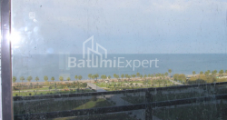 公寓 75.57 平方米的公寓 - 莱赫和玛丽亚·卡钦斯基, Batumi, 佐治亚州。