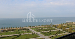 公寓 75.75 平方米的公寓 - 莱赫和玛丽亚·卡钦斯基, Batumi, 佐治亚州。