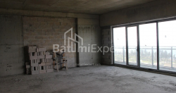 公寓 75.75 平方米的公寓 - 莱赫和玛丽亚·卡钦斯基, Batumi, 佐治亚州。