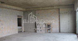 公寓 75.75 平方米的公寓 - 莱赫和玛丽亚·卡钦斯基, Batumi, 佐治亚州。
