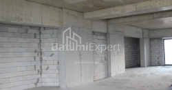 公寓 172.49 平方米的公寓 - 莱赫和玛丽亚·卡钦斯基, Batumi, 佐治亚州。